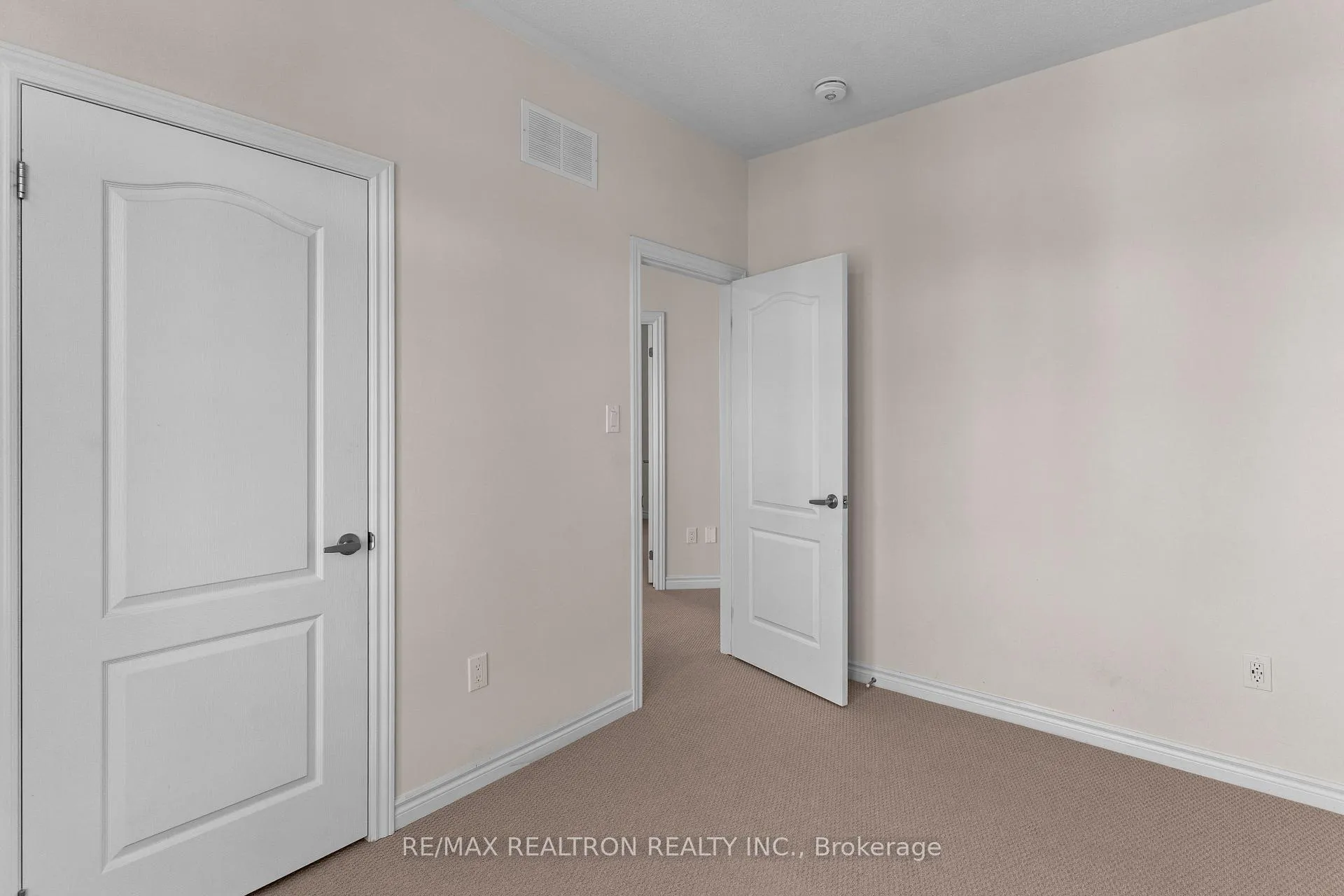 Photo 21 of 15 Waterfront Crescent, Whitby, Port Whitby — HOMEH