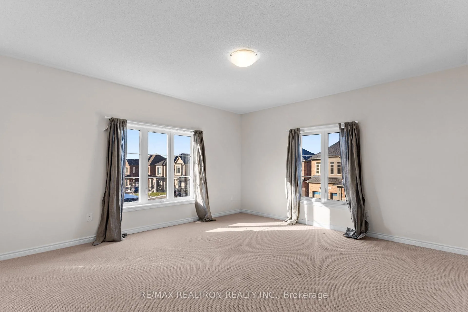 Photo 26 of 15 Waterfront Crescent, Whitby, Port Whitby — HOMEH