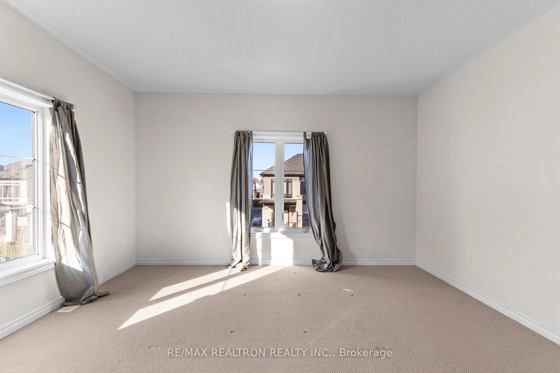 Photo 28 of 15 Waterfront Crescent, Whitby, Port Whitby — HOMEH