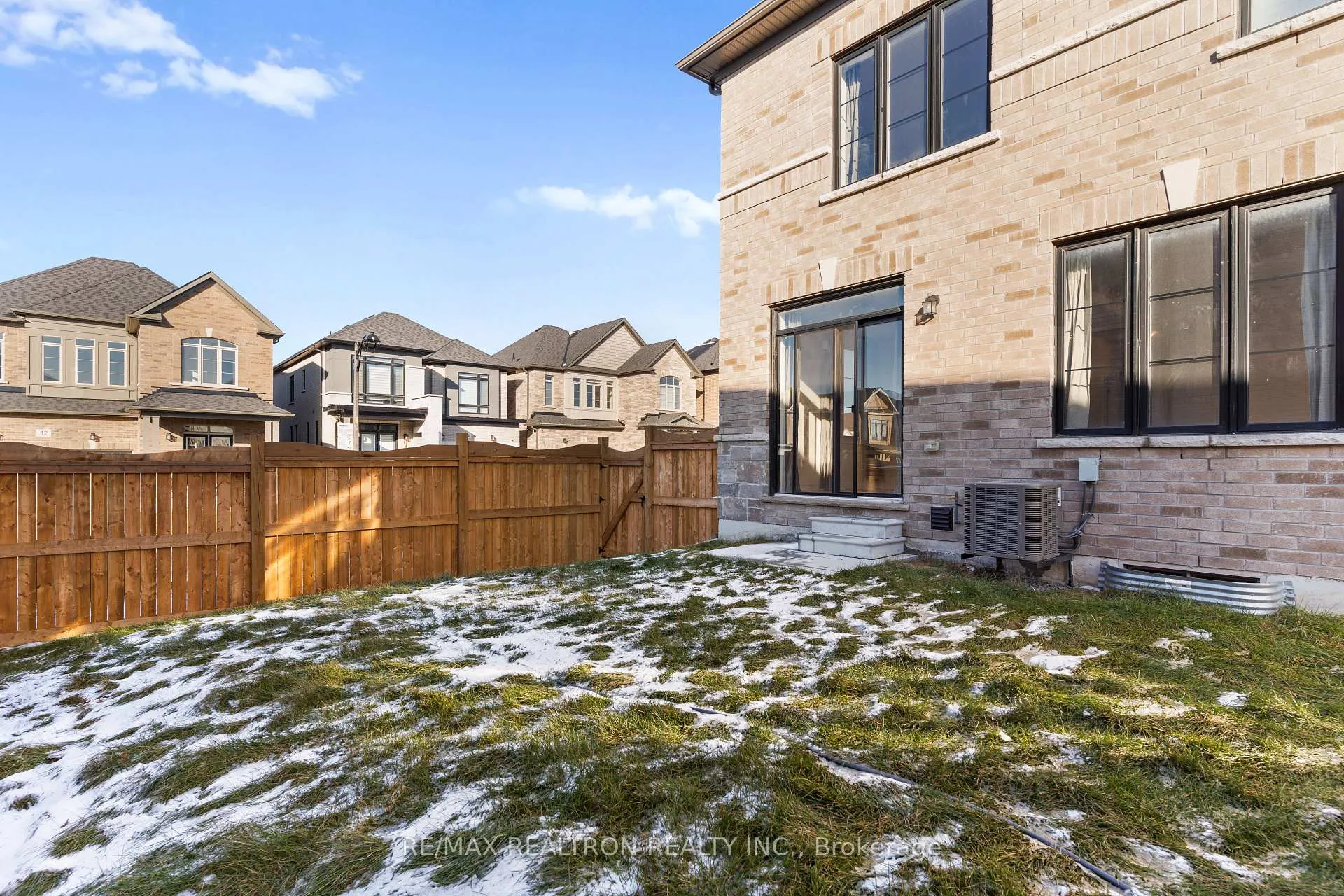 Photo 37 of 15 Waterfront Crescent, Whitby, Port Whitby — HOMEH
