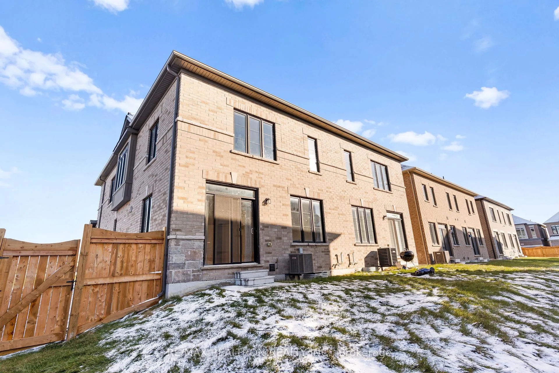 Photo 38 of 15 Waterfront Crescent, Whitby, Port Whitby — HOMEH