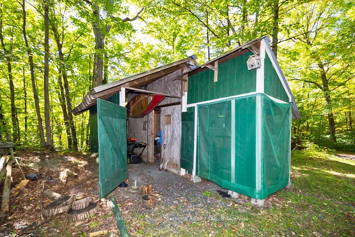 Photo 43 of 78 Captain Estates Road, Whitestone, Hagerman — HOMEH