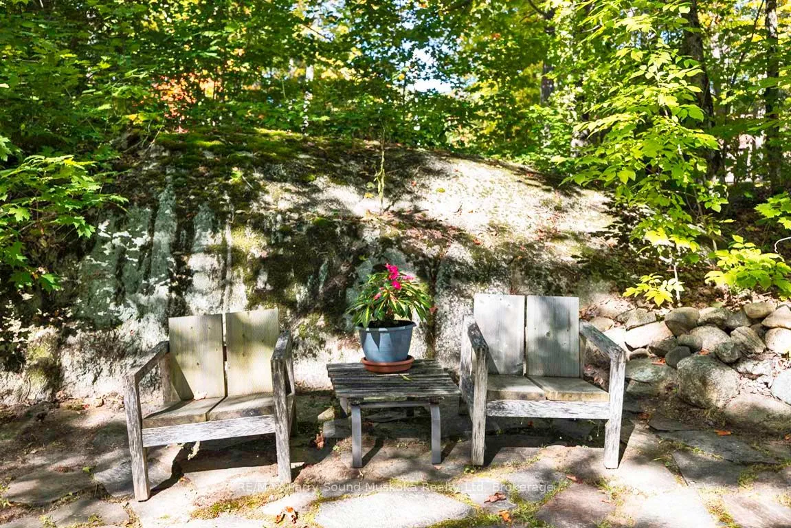 Photo 49 of 78 Captain Estates Road, Whitestone, Hagerman — HOMEH