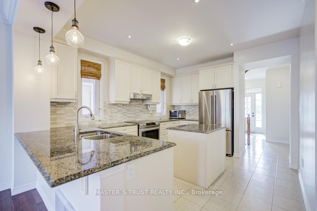Photo 4 of 49 Clifford Dalton Drive, Aurora, Rural Aurora — HOMEH