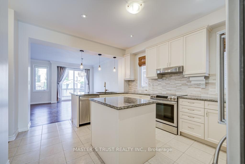 Photo 9 of 49 Clifford Dalton Drive, Aurora, Rural Aurora — HOMEH