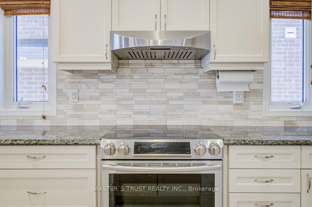 Photo 8 of 49 Clifford Dalton Drive, Aurora, Rural Aurora — HOMEH