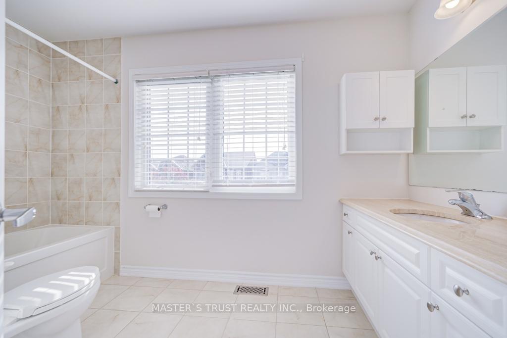 Photo 23 of 49 Clifford Dalton Drive, Aurora, Rural Aurora — HOMEH