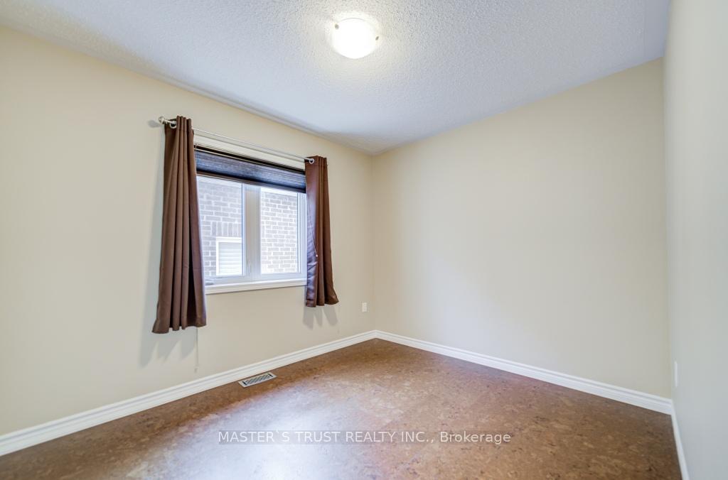 Photo 26 of 49 Clifford Dalton Drive, Aurora, Rural Aurora — HOMEH