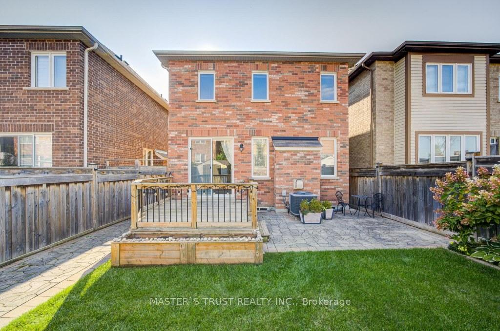 Photo 35 of 49 Clifford Dalton Drive, Aurora, Rural Aurora — HOMEH