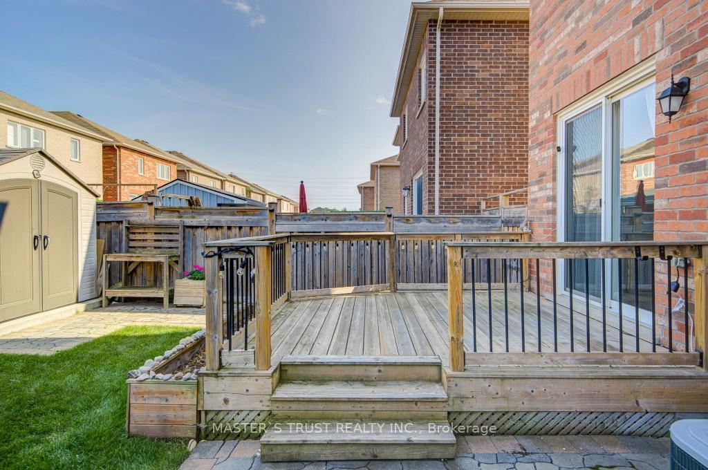 Photo 38 of 49 Clifford Dalton Drive, Aurora, Rural Aurora — HOMEH