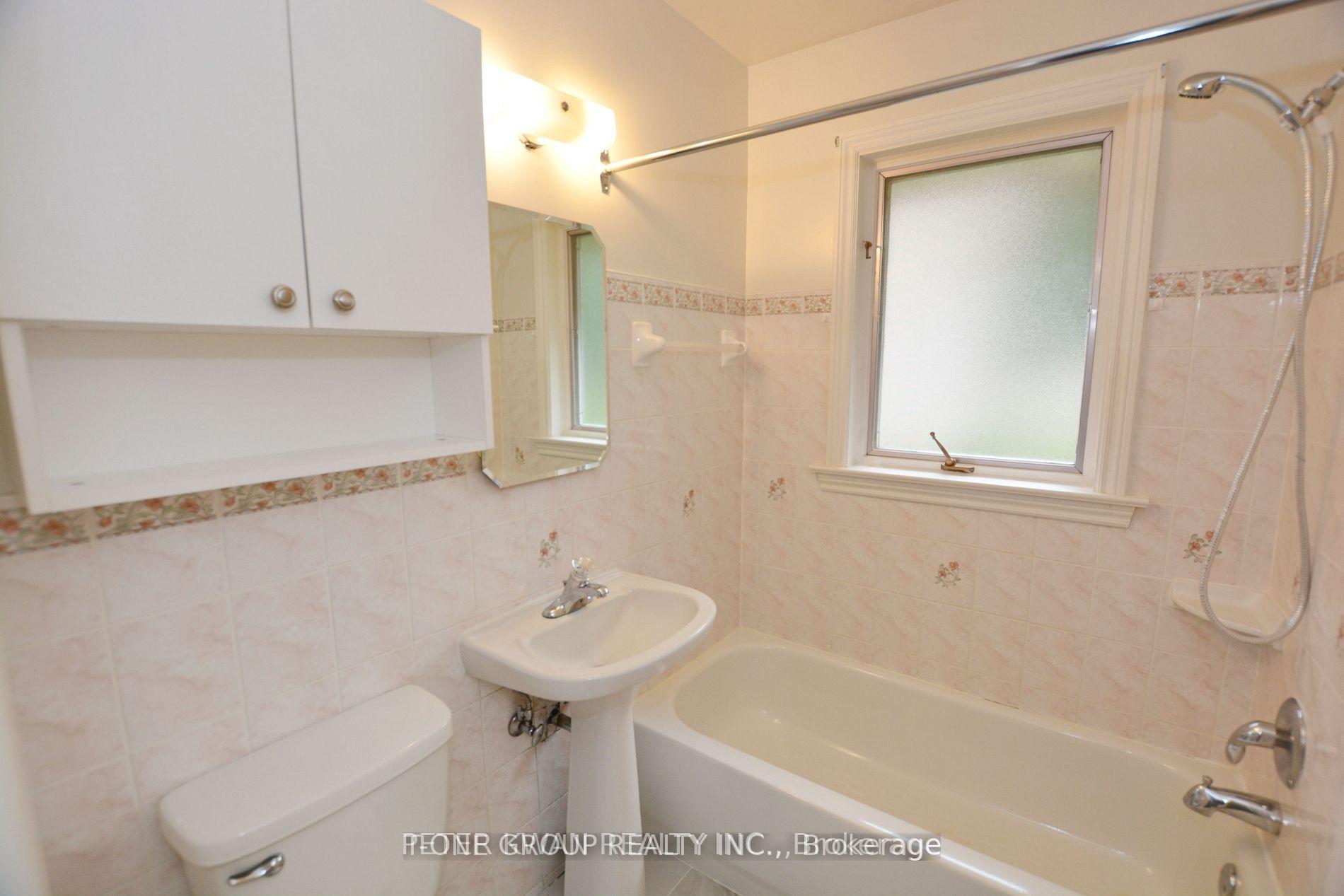 Photo 10 of Unit Upper, 24 Northpark Road, Barrie, Wellington — HOMEH