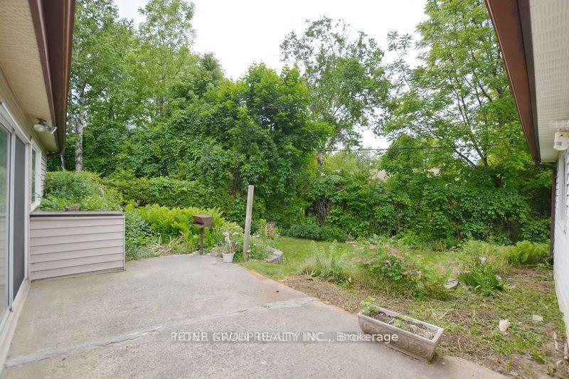 Photo 11 of Unit Upper, 24 Northpark Road, Barrie, Wellington — HOMEH