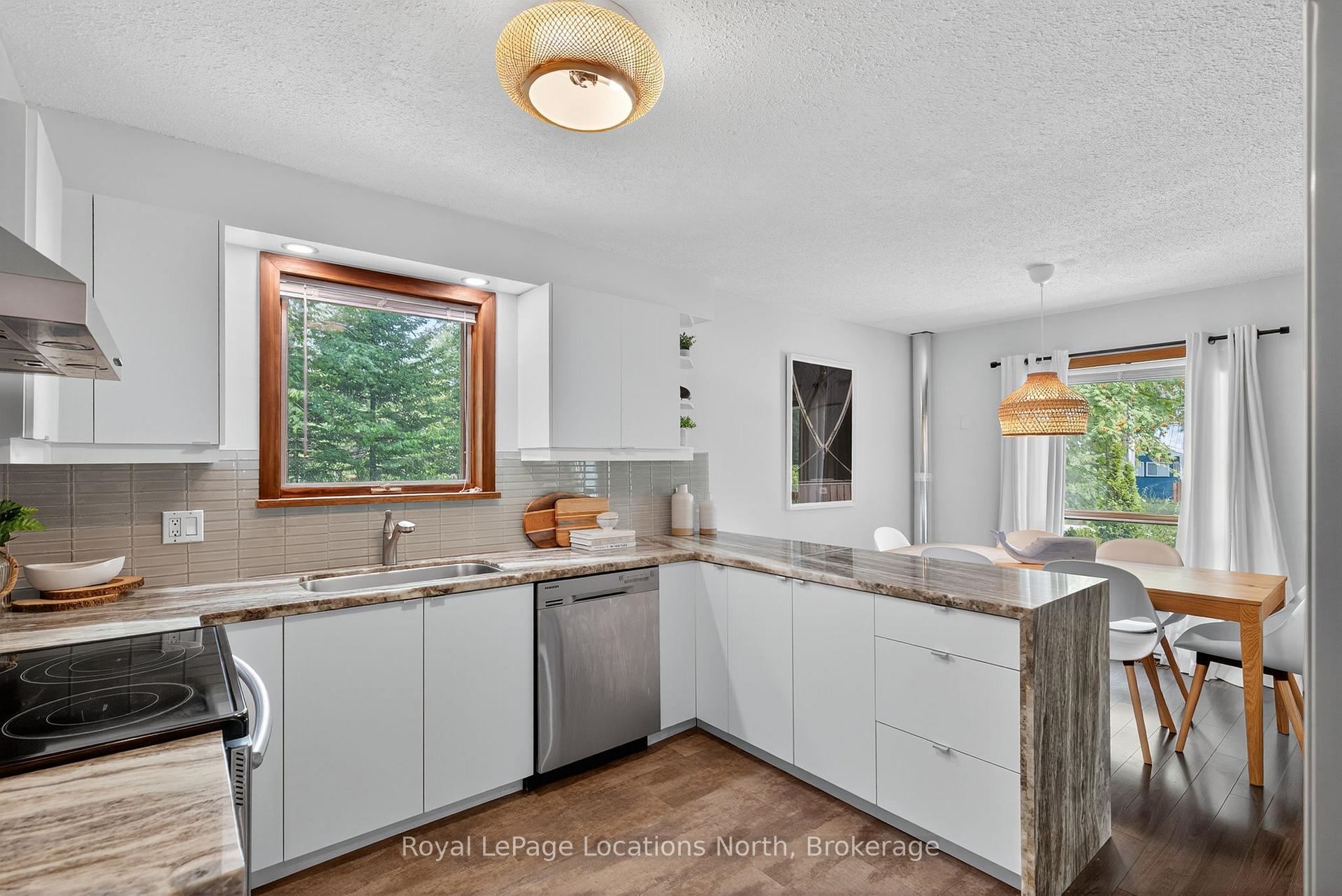 Photo 9 of 60 59th Street S, Wasaga Beach — HOMEH