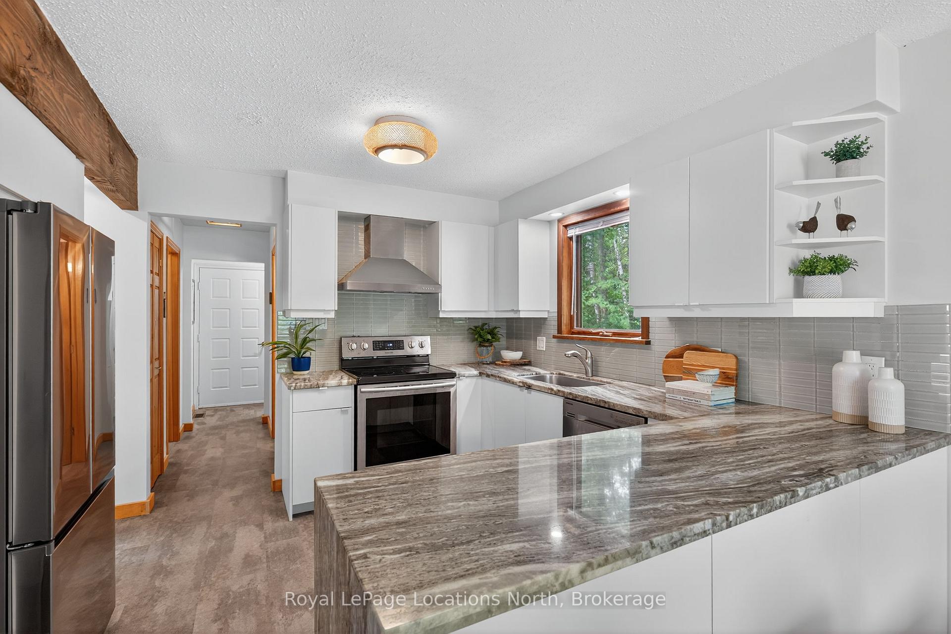 Photo 10 of 60 59th Street S, Wasaga Beach — HOMEH