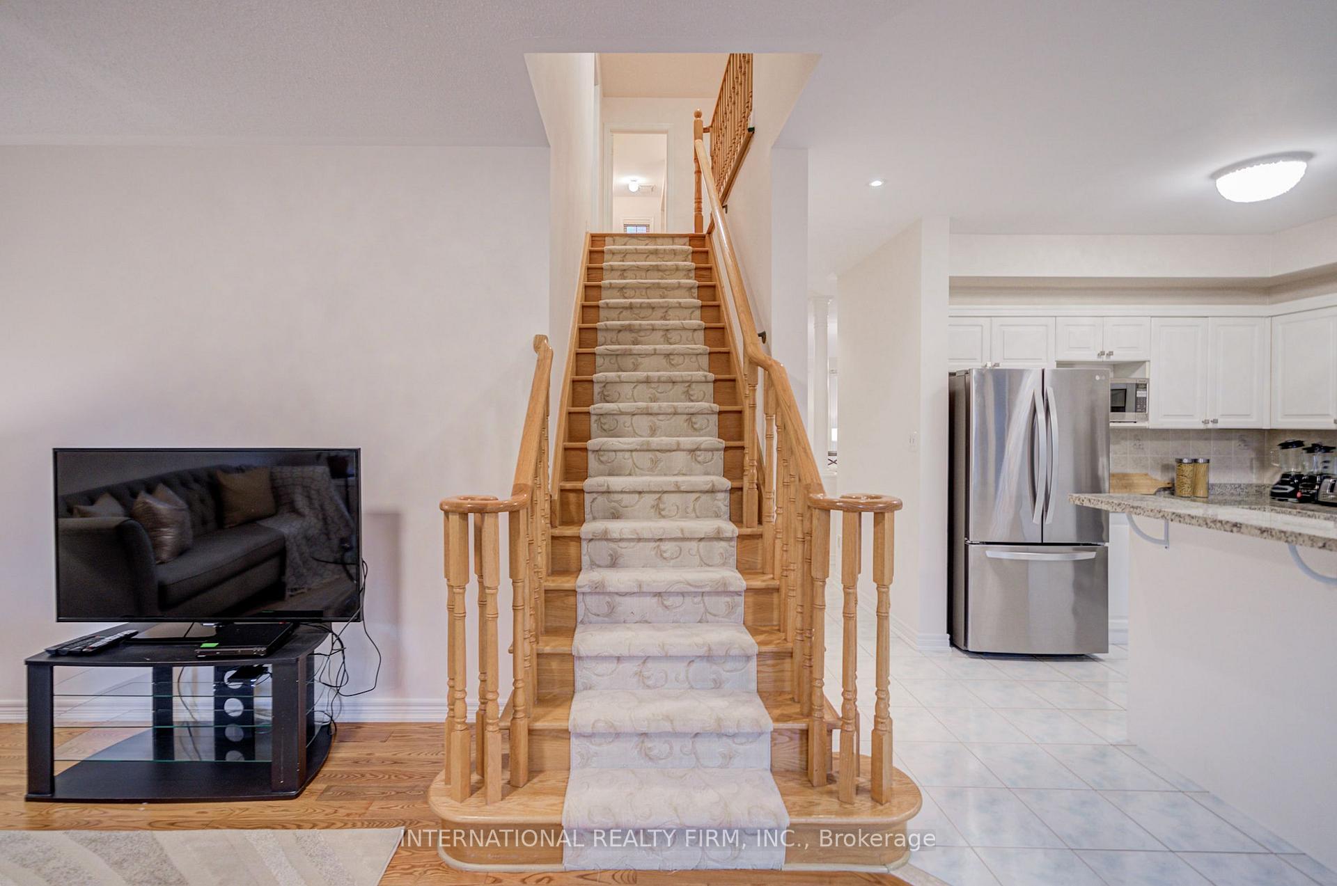 Photo 14 of 77 Saint James Avenue, Vaughan, Vellore Village — HOMEH