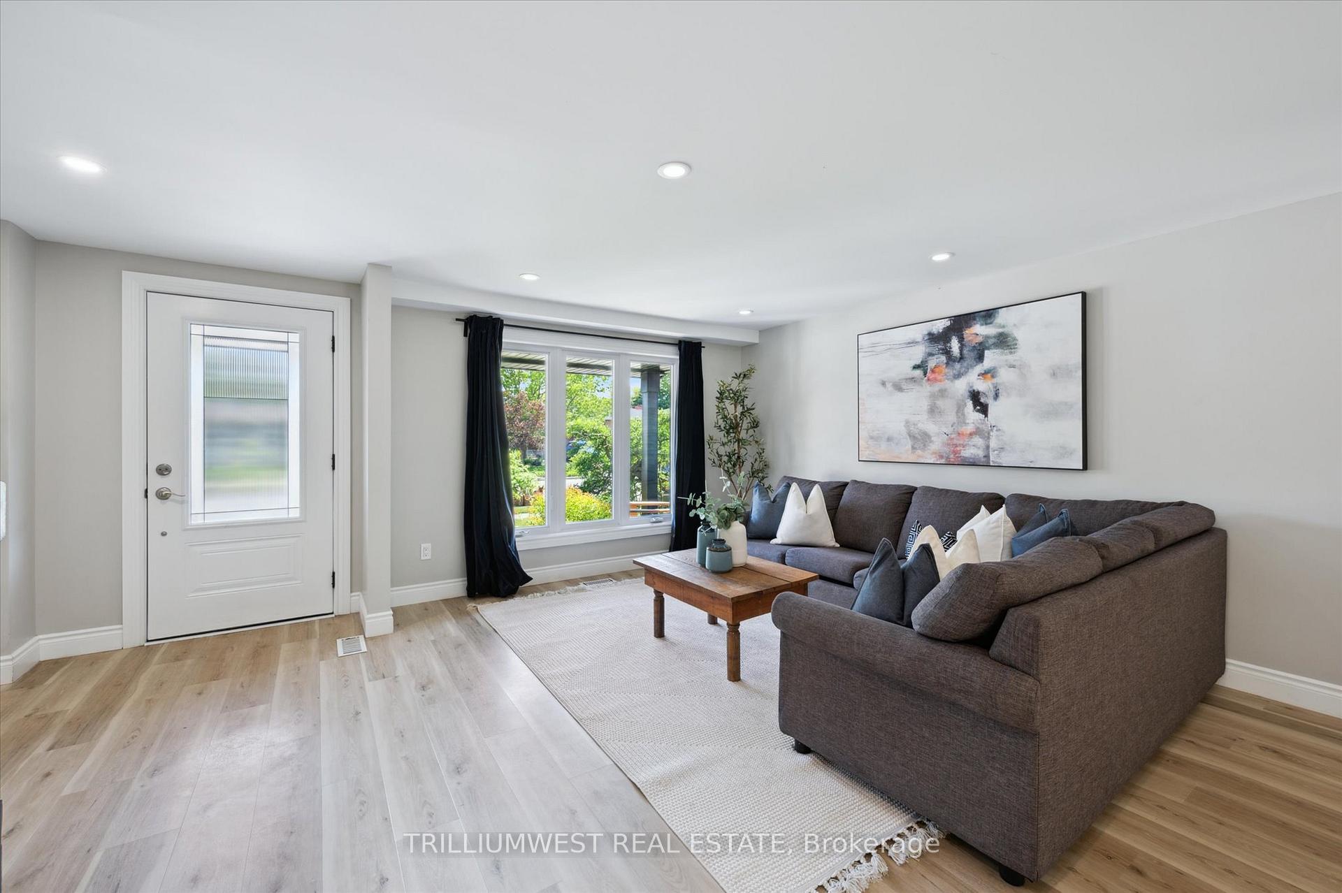 Photo 6 of 296 Conservation Drive, Waterloo — HOMEH