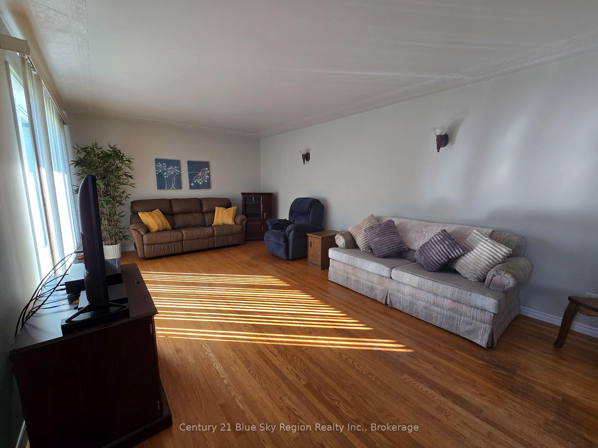 Photo 9 of 197 Salter Street, West Nipissing, Sturgeon Falls — HOMEH