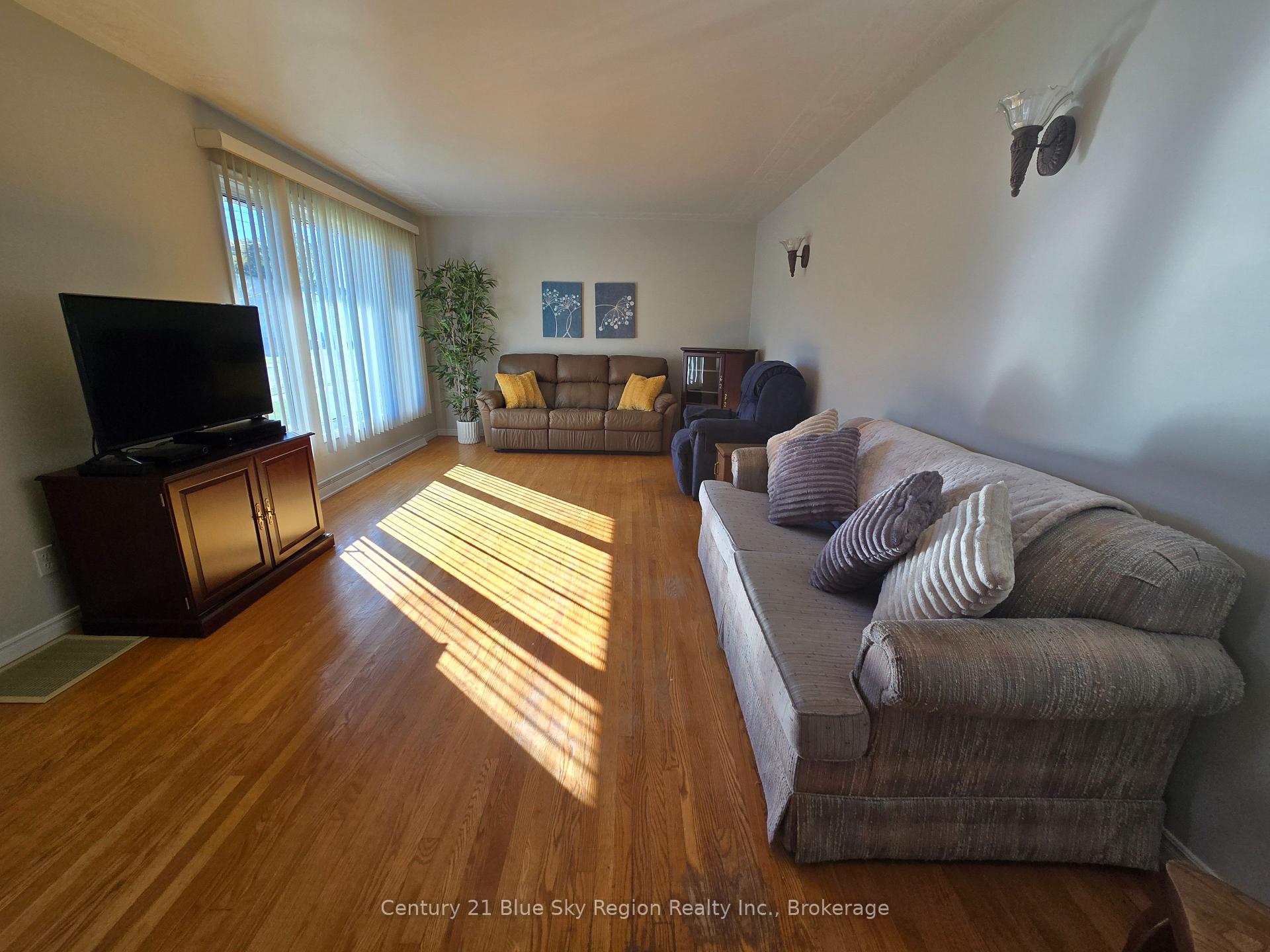 Photo 10 of 197 Salter Street, West Nipissing, Sturgeon Falls — HOMEH