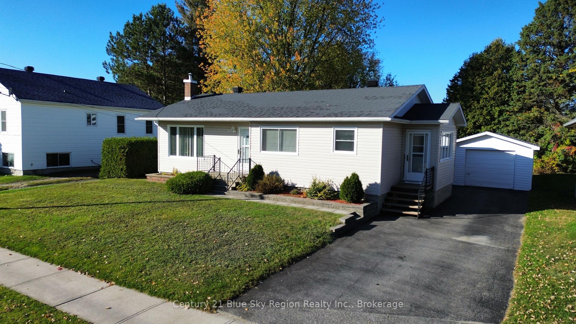 Photo 43 of 197 Salter Street, West Nipissing, Sturgeon Falls — HOMEH