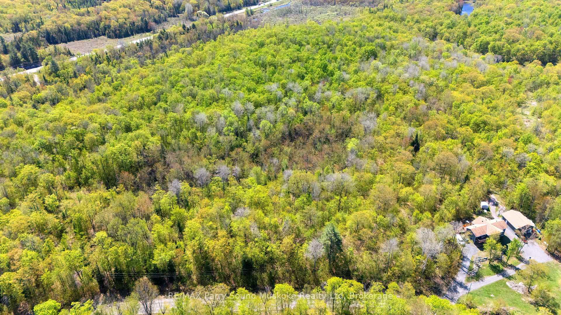 Photo 10 of 1835 Lorimer Lake Road N, Whitestone, Hagerman — HOMEH