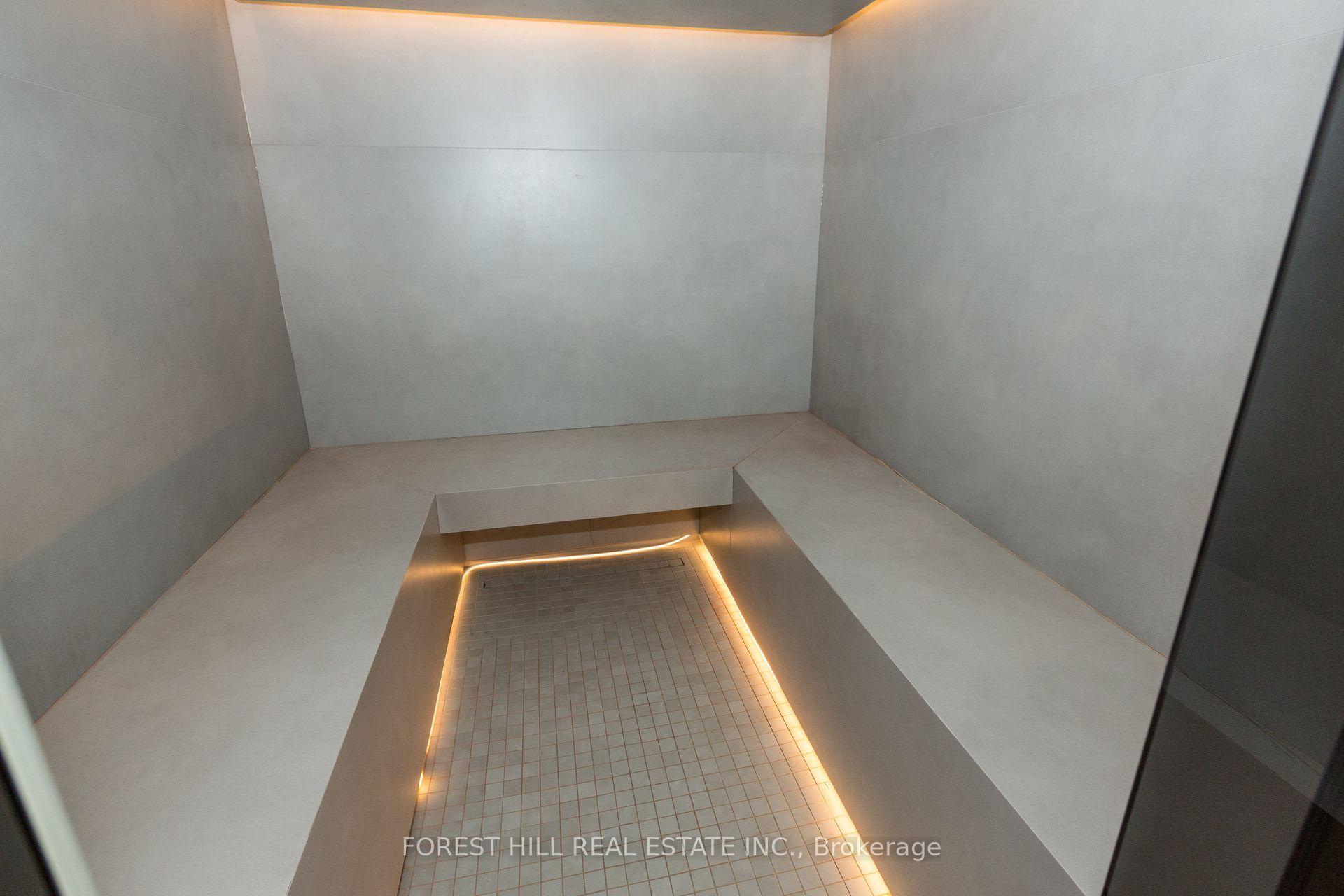 Photo 36 of 55 Woodvalley Crescent, Vaughan, Patterson — HOMEH