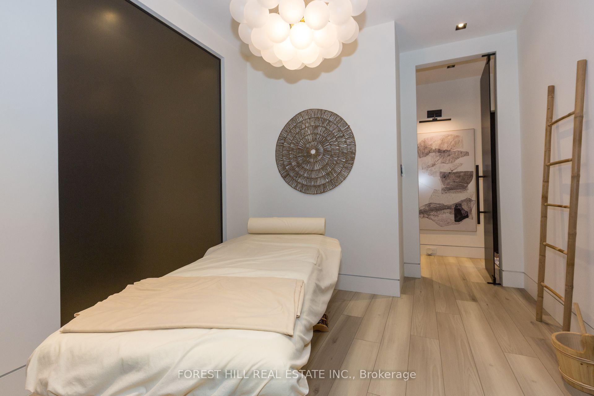 Photo 37 of 55 Woodvalley Crescent, Vaughan, Patterson — HOMEH