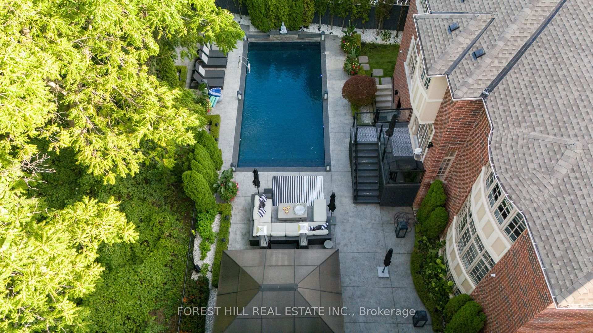 Photo 44 of 55 Woodvalley Crescent, Vaughan, Patterson — HOMEH
