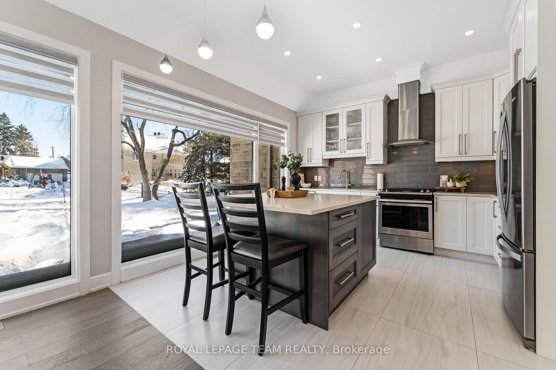 Photo 12 of 1898 Barnhart Place, Ottawa, Alta Vista/Faircrest Heights — HOMEH