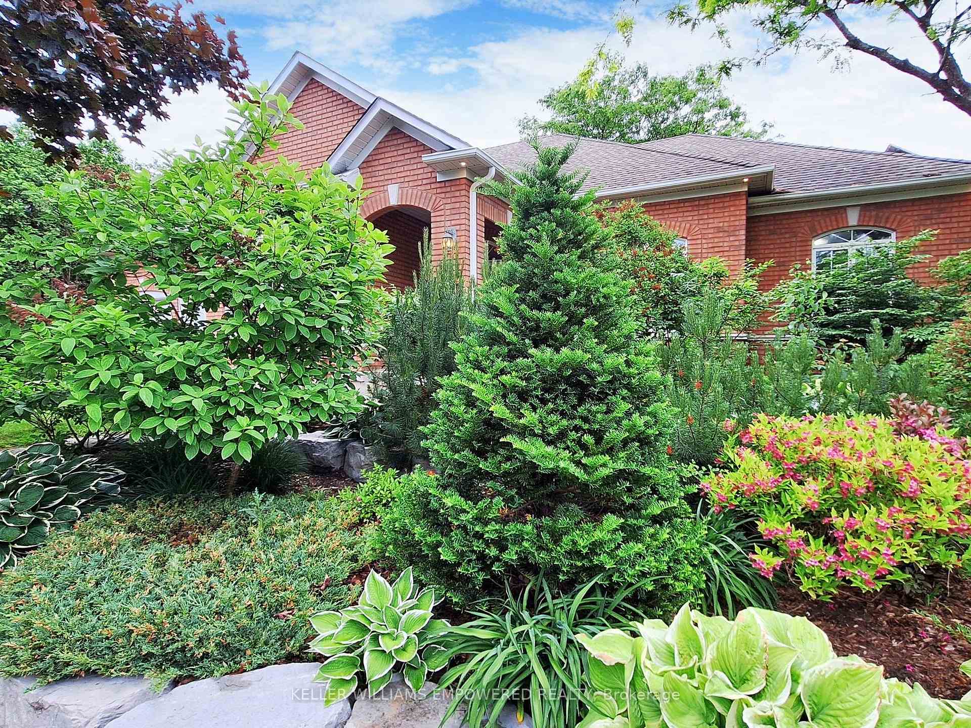 Photo 2 of 1 Kootenay Ridge, Vaughan, Rural Vaughan — HOMEH