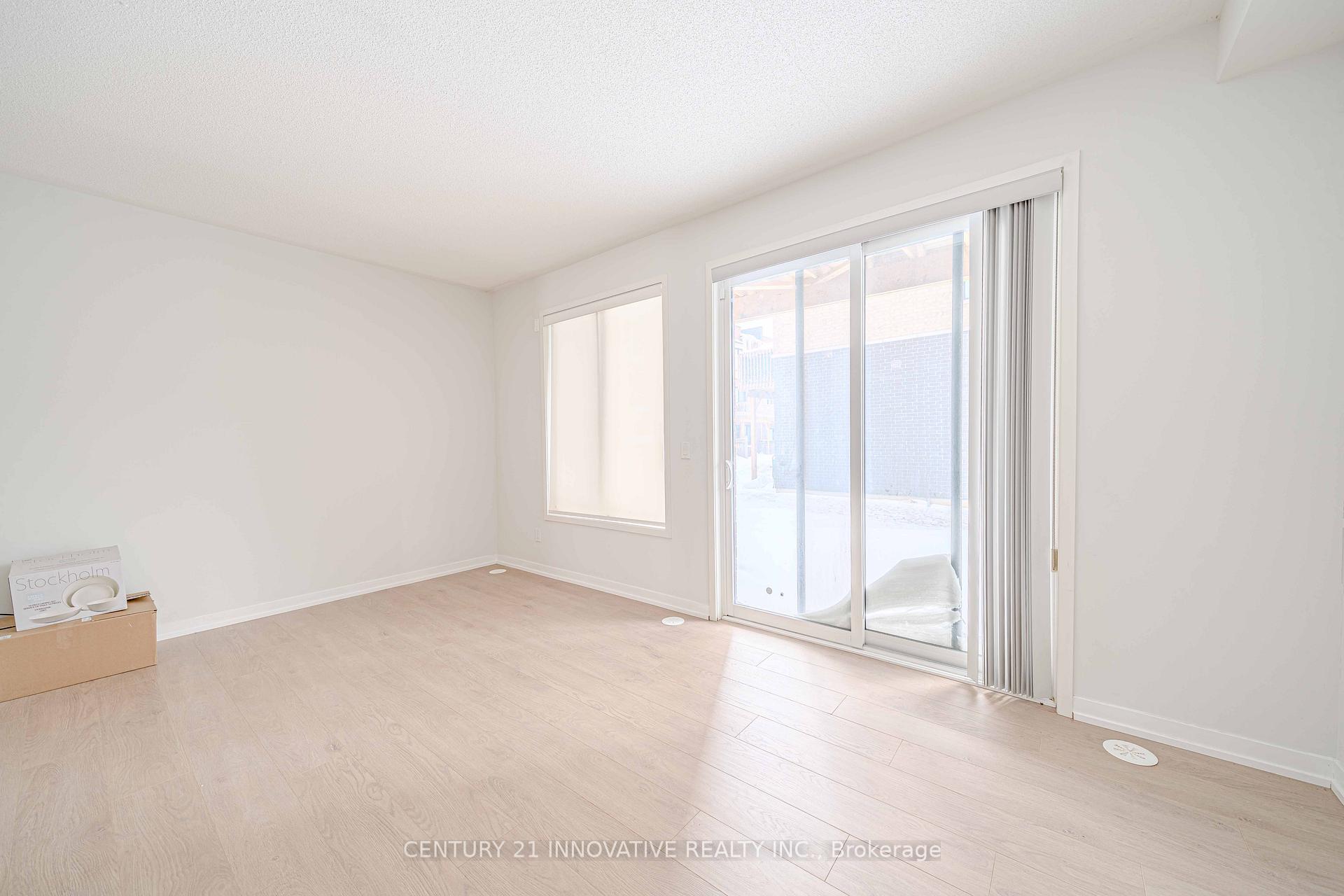 Photo 13 of 144 Salterton Circle, Vaughan, Maple — HOMEH