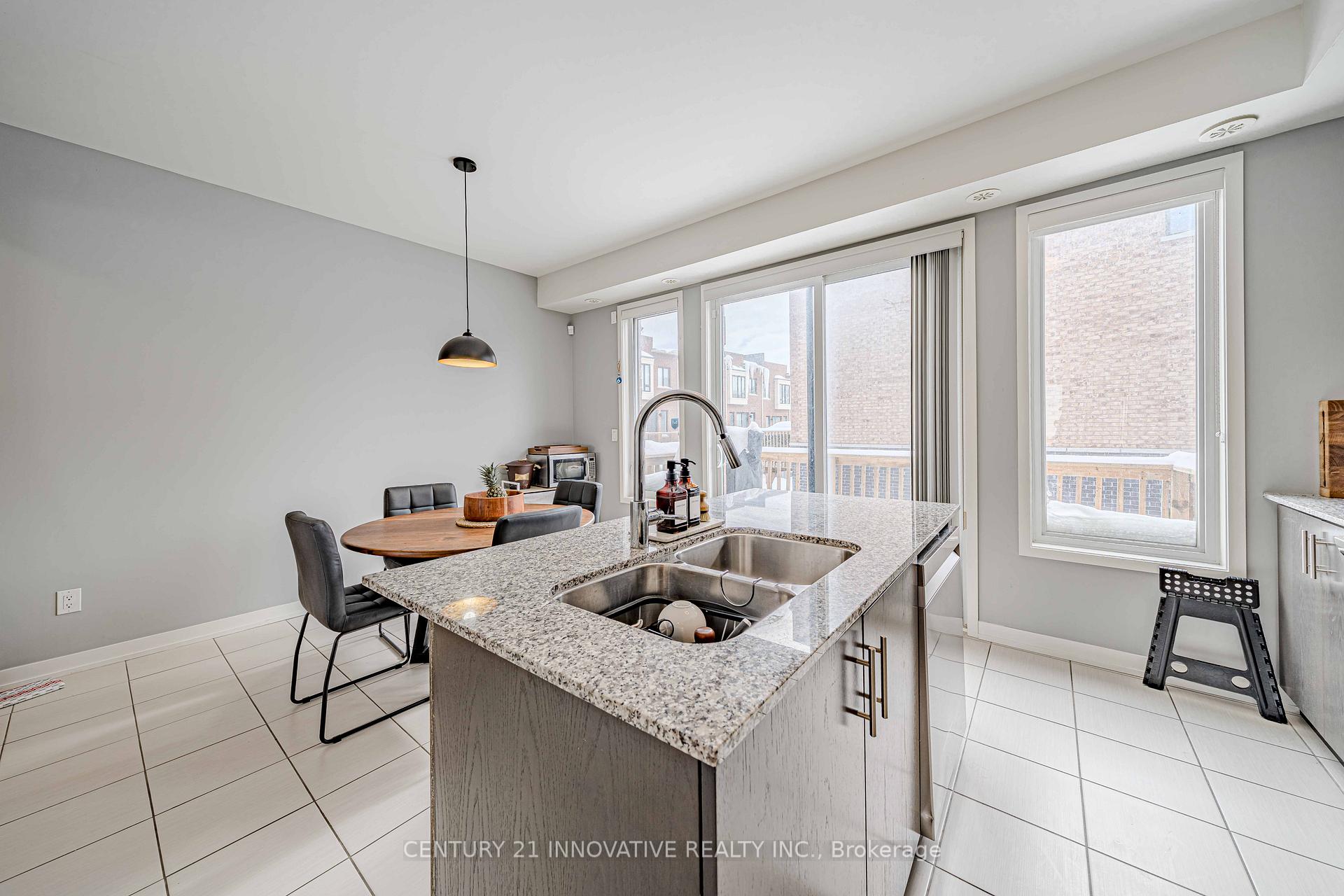 Photo 17 of 144 Salterton Circle, Vaughan, Maple — HOMEH