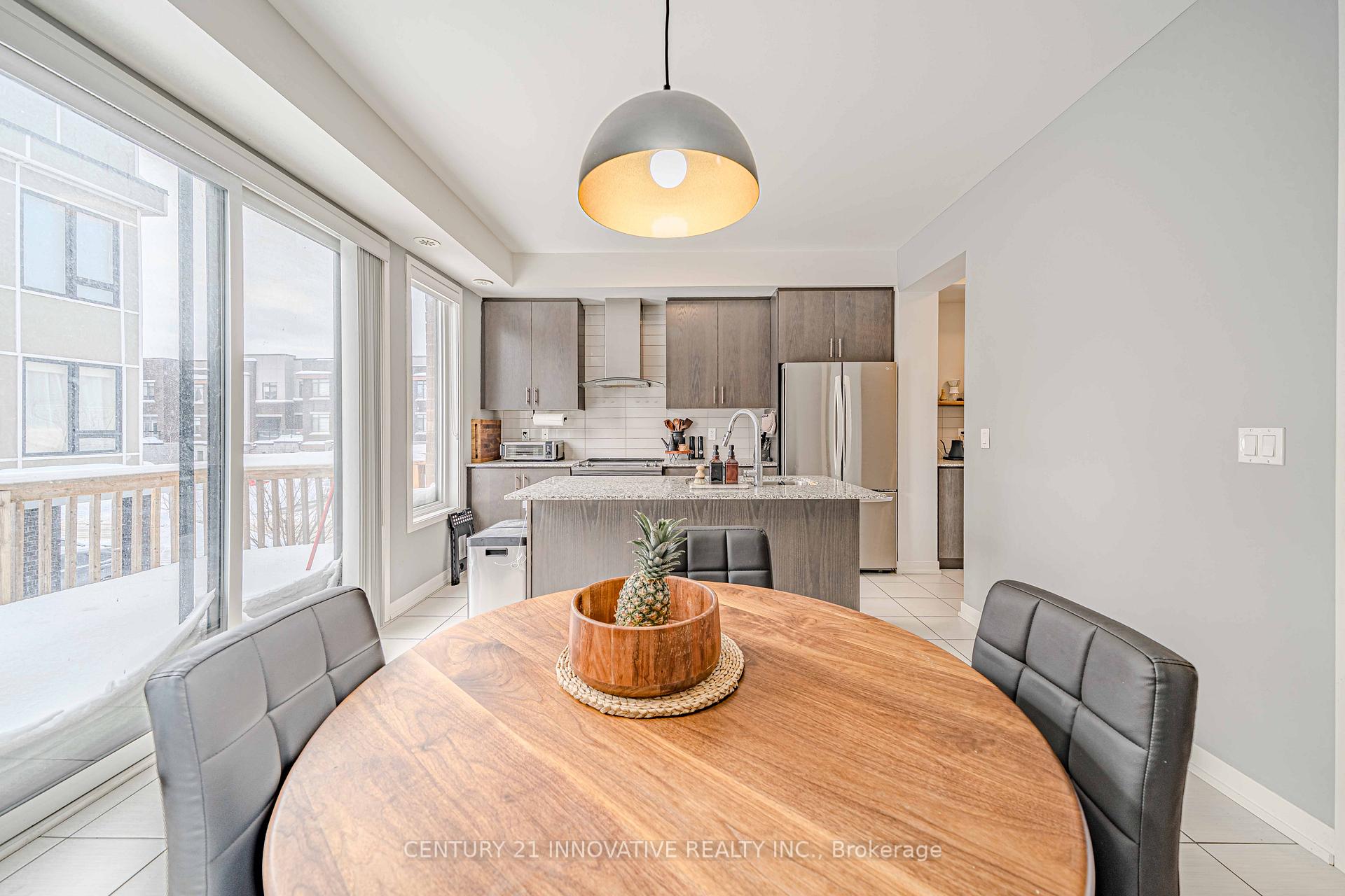 Photo 32 of 144 Salterton Circle, Vaughan, Maple — HOMEH