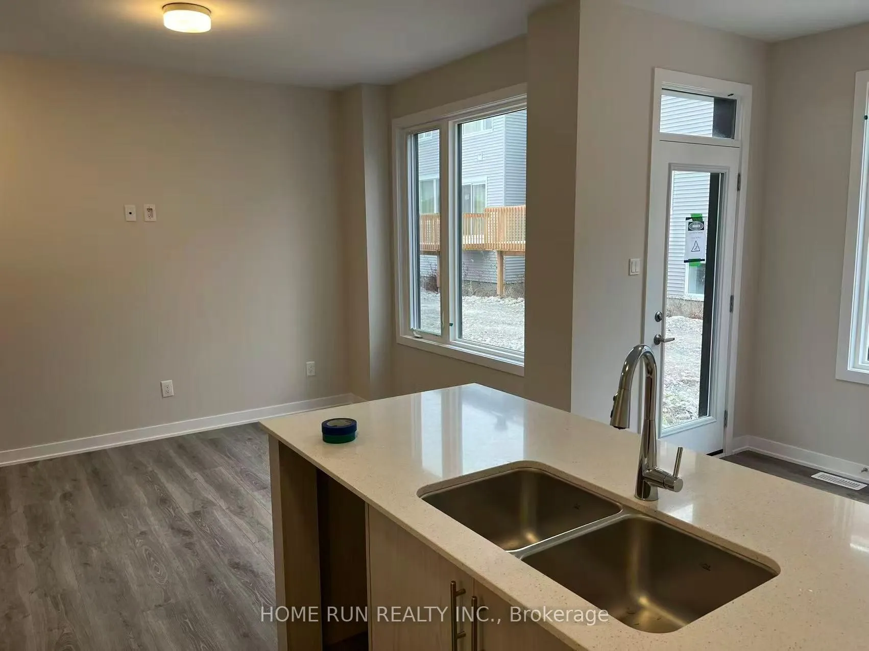 Photo 4 of 379 Les Emmerson Drive, Ottawa, Barrhaven - Strandherd — HOMEH