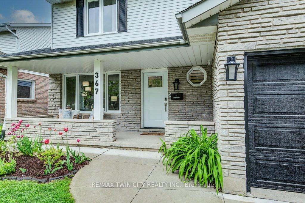 Photo 3 of 367 Westridge Drive, Waterloo — HOMEH