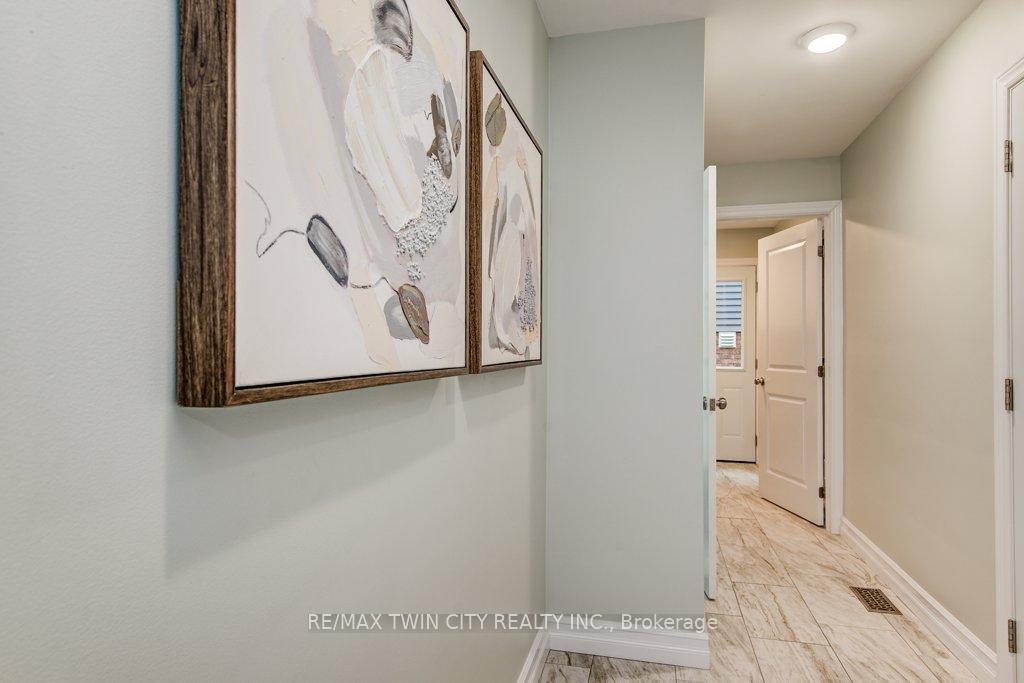Photo 10 of 367 Westridge Drive, Waterloo — HOMEH