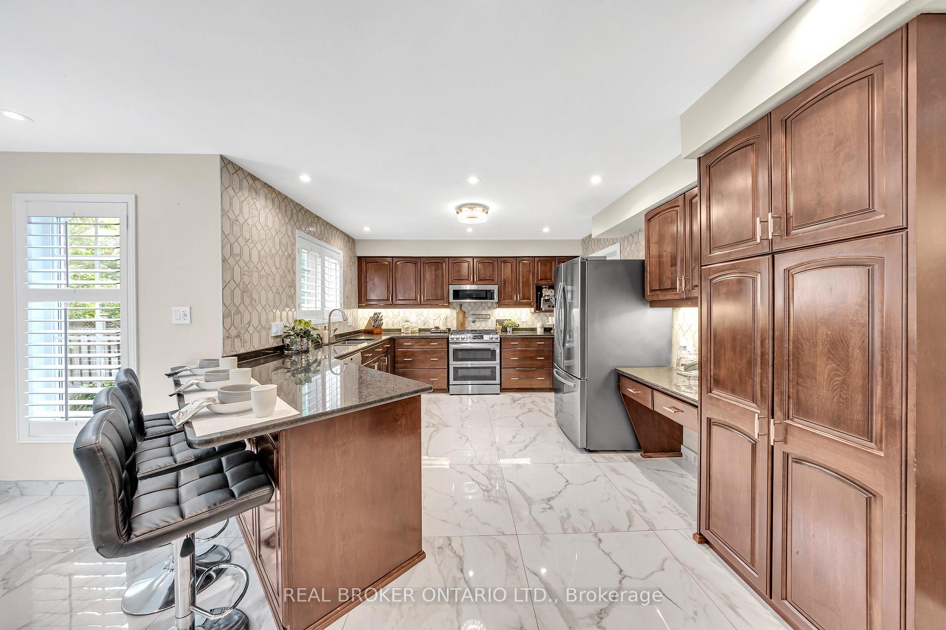 Photo 10 of 43 Allayden Drive, Whitby, Lynde Creek — HOMEH