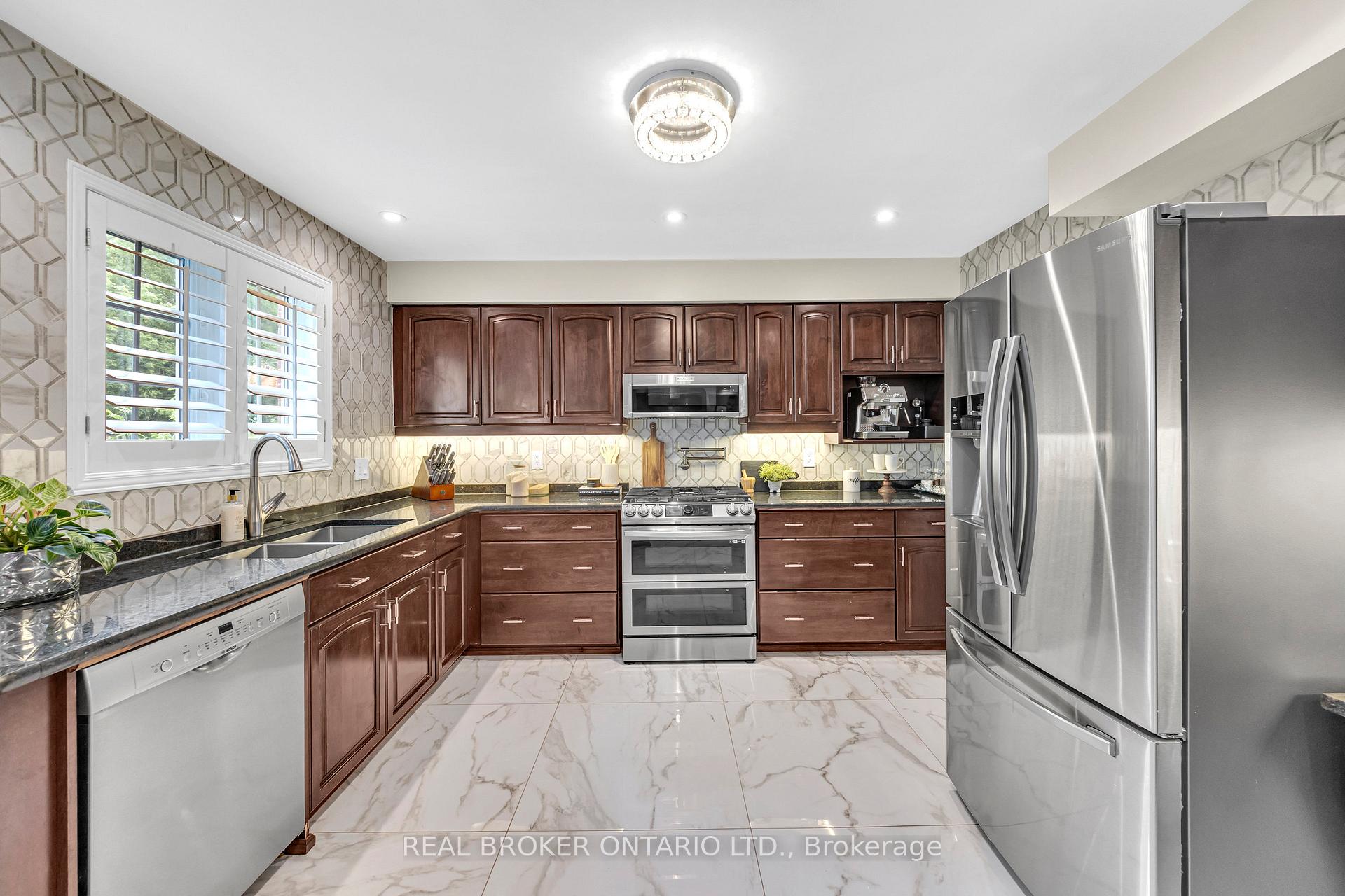 Photo 11 of 43 Allayden Drive, Whitby, Lynde Creek — HOMEH