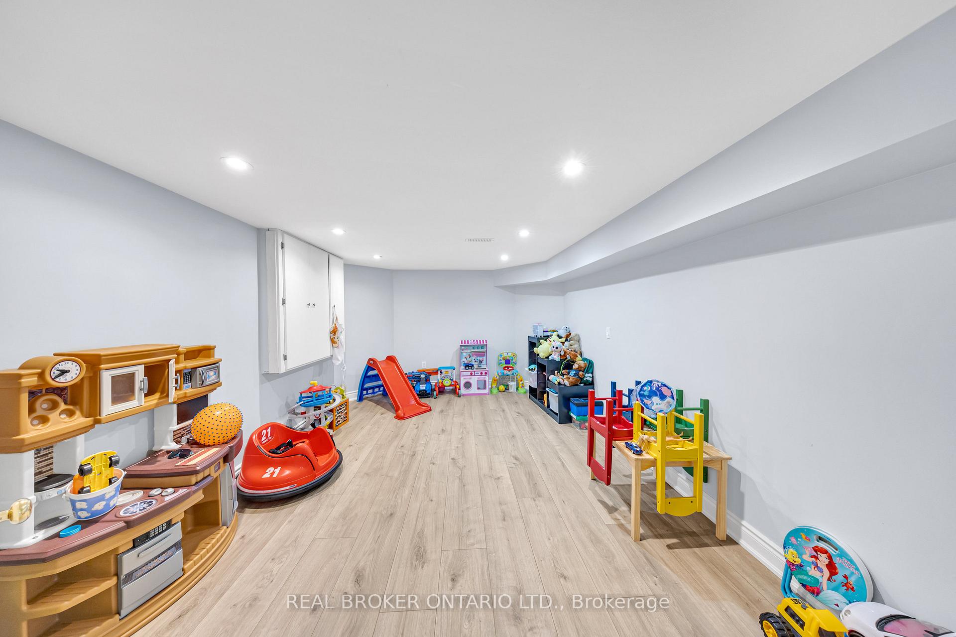 Photo 38 of 43 Allayden Drive, Whitby, Lynde Creek — HOMEH