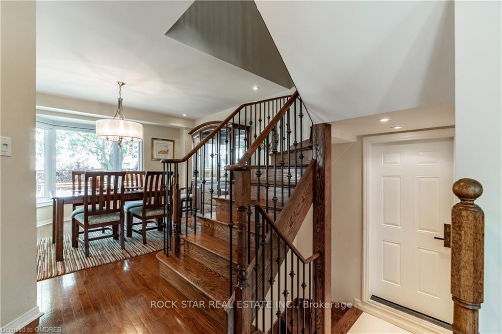 Photo 6 of 88 Treasure Road, Vaughan, Maple — HOMEH