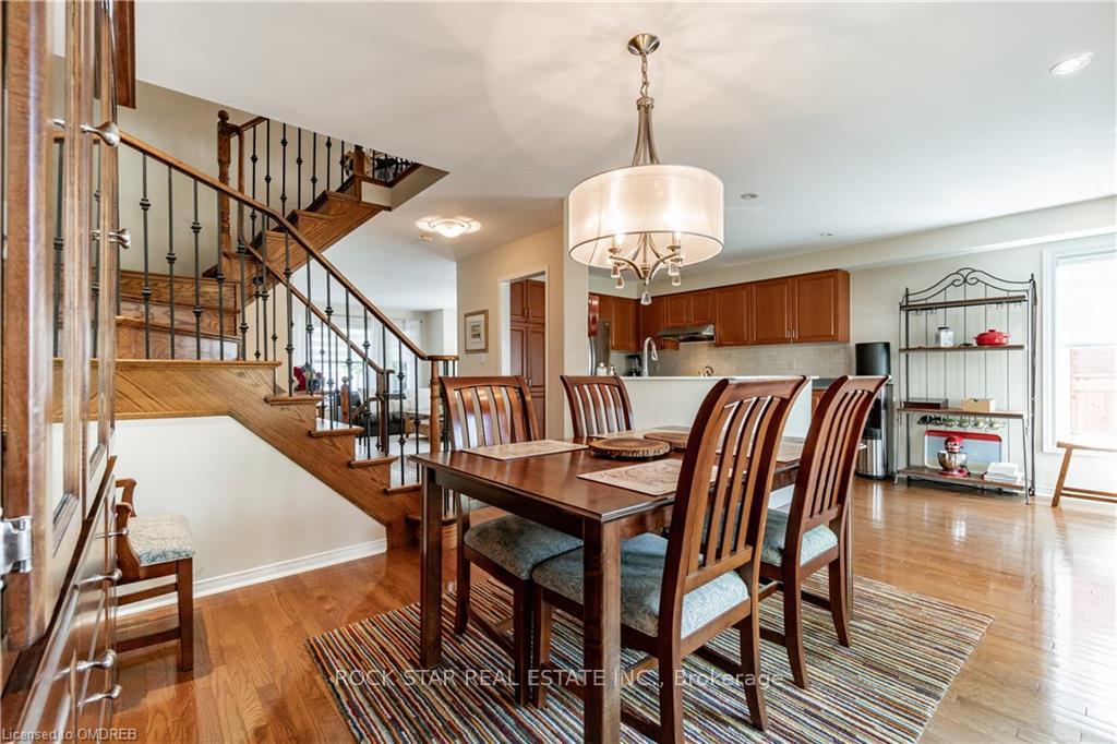 Photo 7 of 88 Treasure Road, Vaughan, Maple — HOMEH