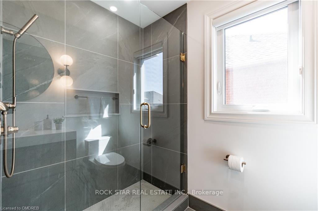 Photo 16 of 88 Treasure Road, Vaughan, Maple — HOMEH