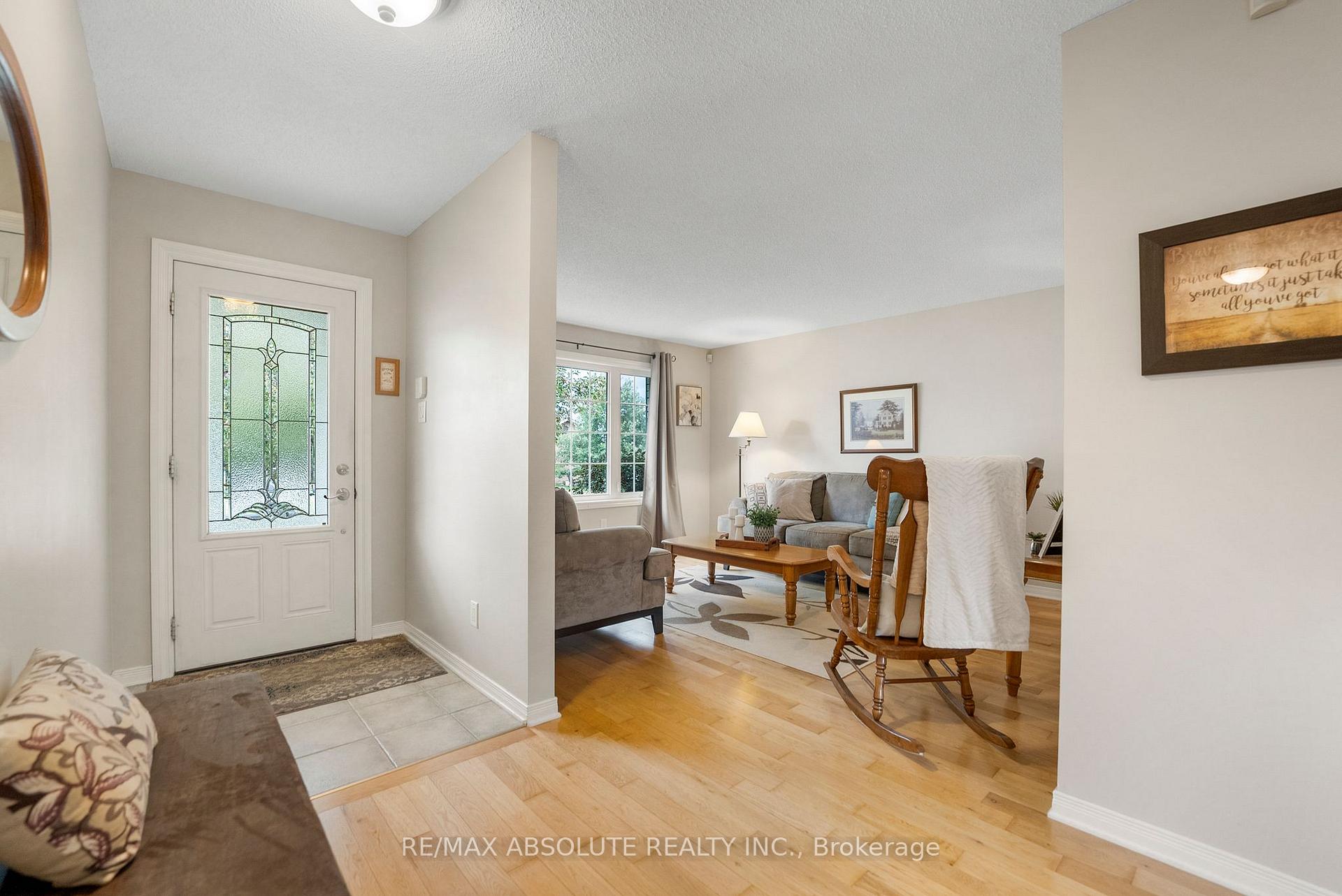 Photo 2 of 10 Maple Drive, Arnprior — HOMEH