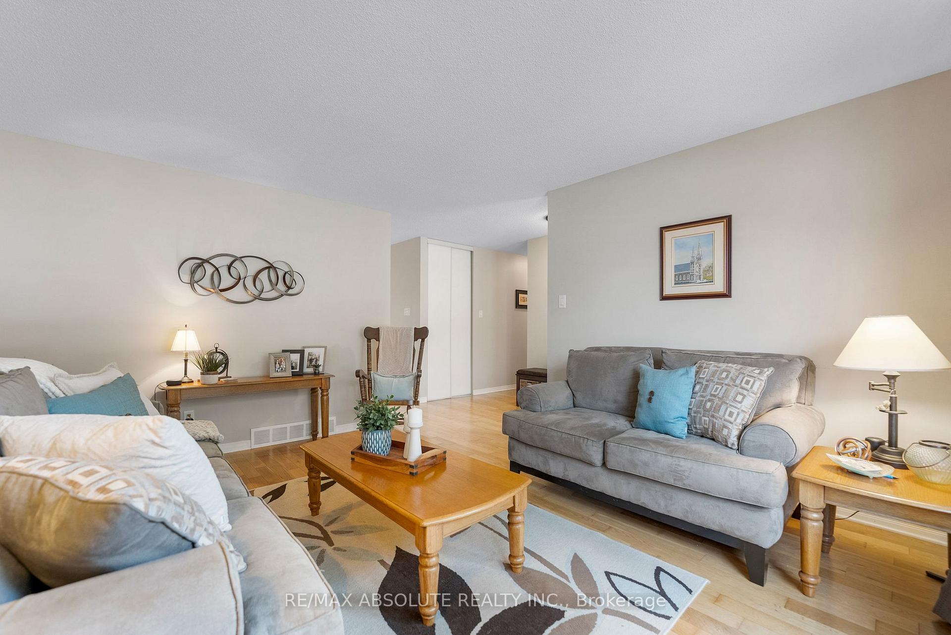 Photo 5 of 10 Maple Drive, Arnprior — HOMEH