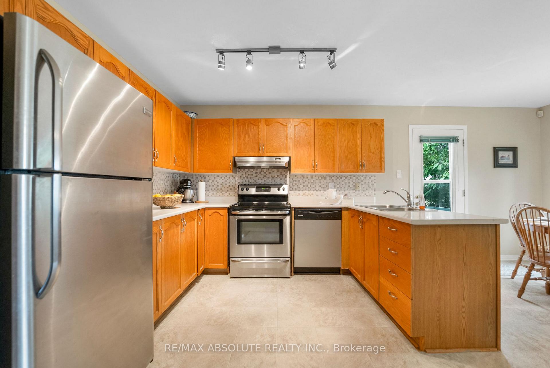 Photo 8 of 10 Maple Drive, Arnprior — HOMEH