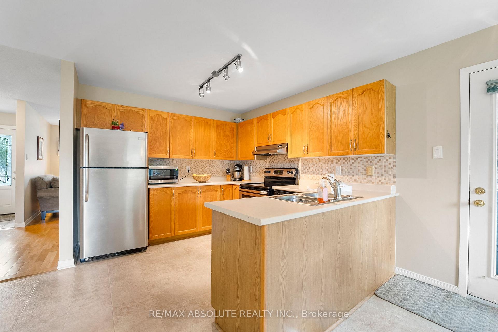 Photo 9 of 10 Maple Drive, Arnprior — HOMEH