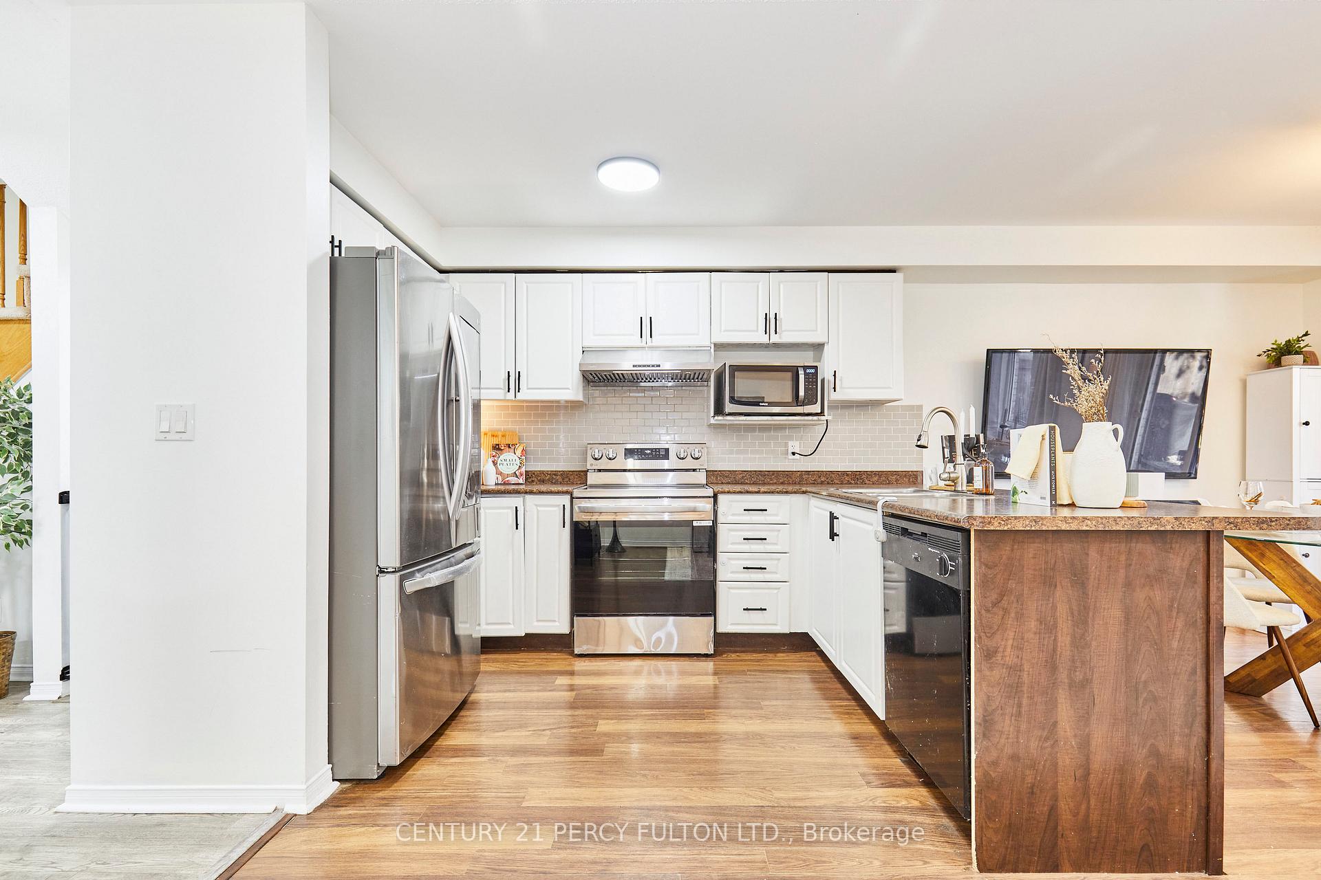 Photo 7 of 48 Bettina Place, Whitby, Rolling Acres — HOMEH