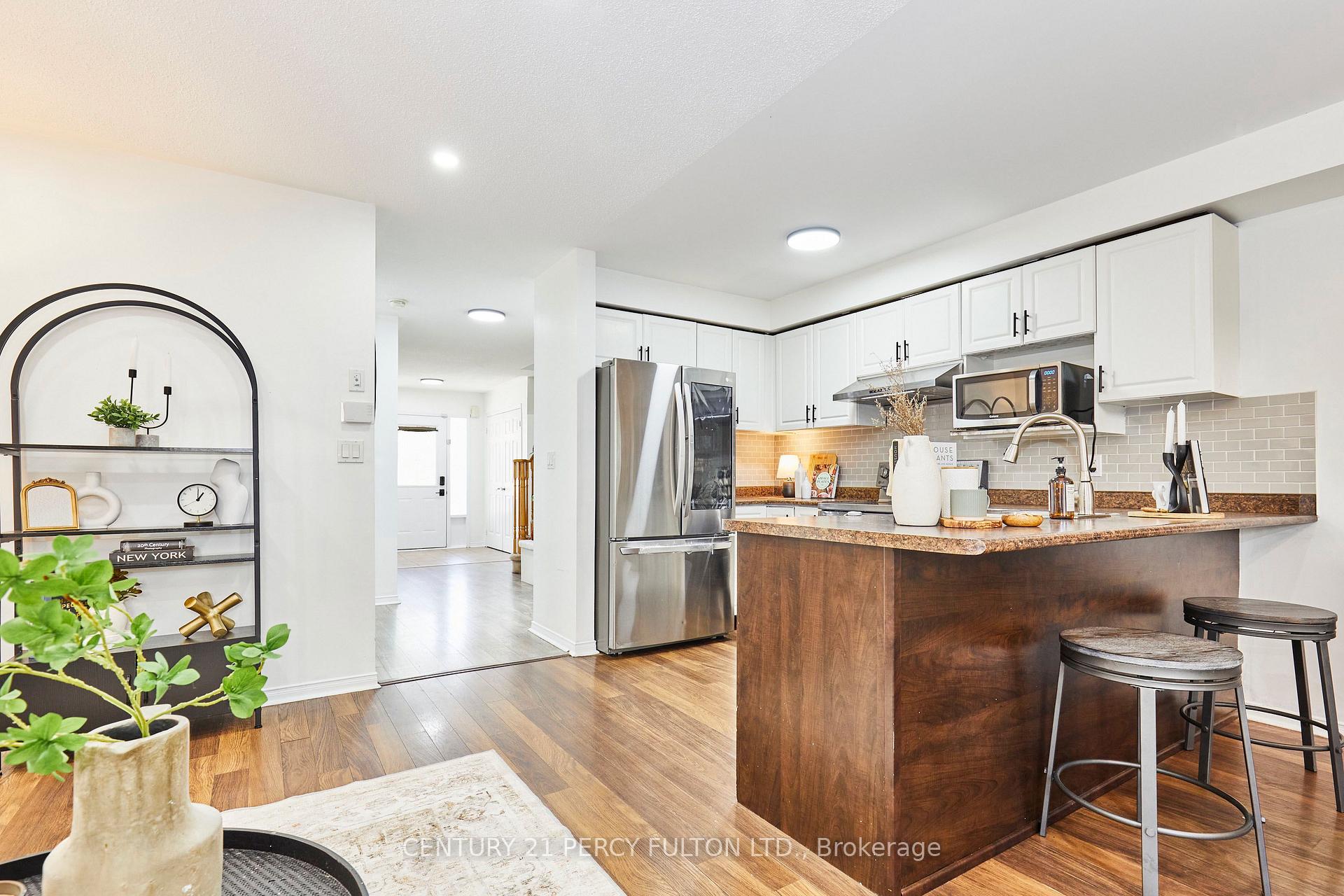 Photo 9 of 48 Bettina Place, Whitby, Rolling Acres — HOMEH