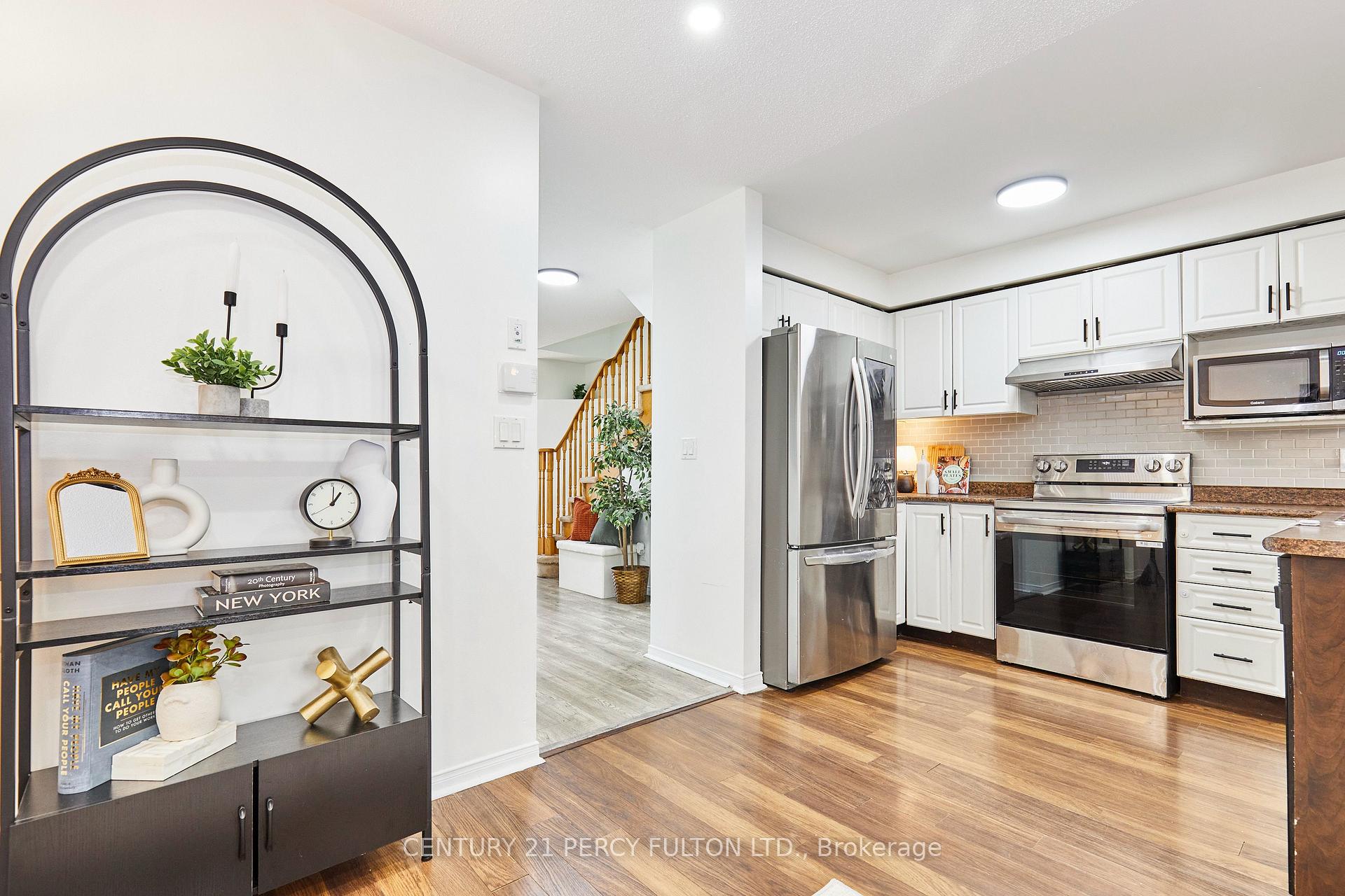 Photo 10 of 48 Bettina Place, Whitby, Rolling Acres — HOMEH