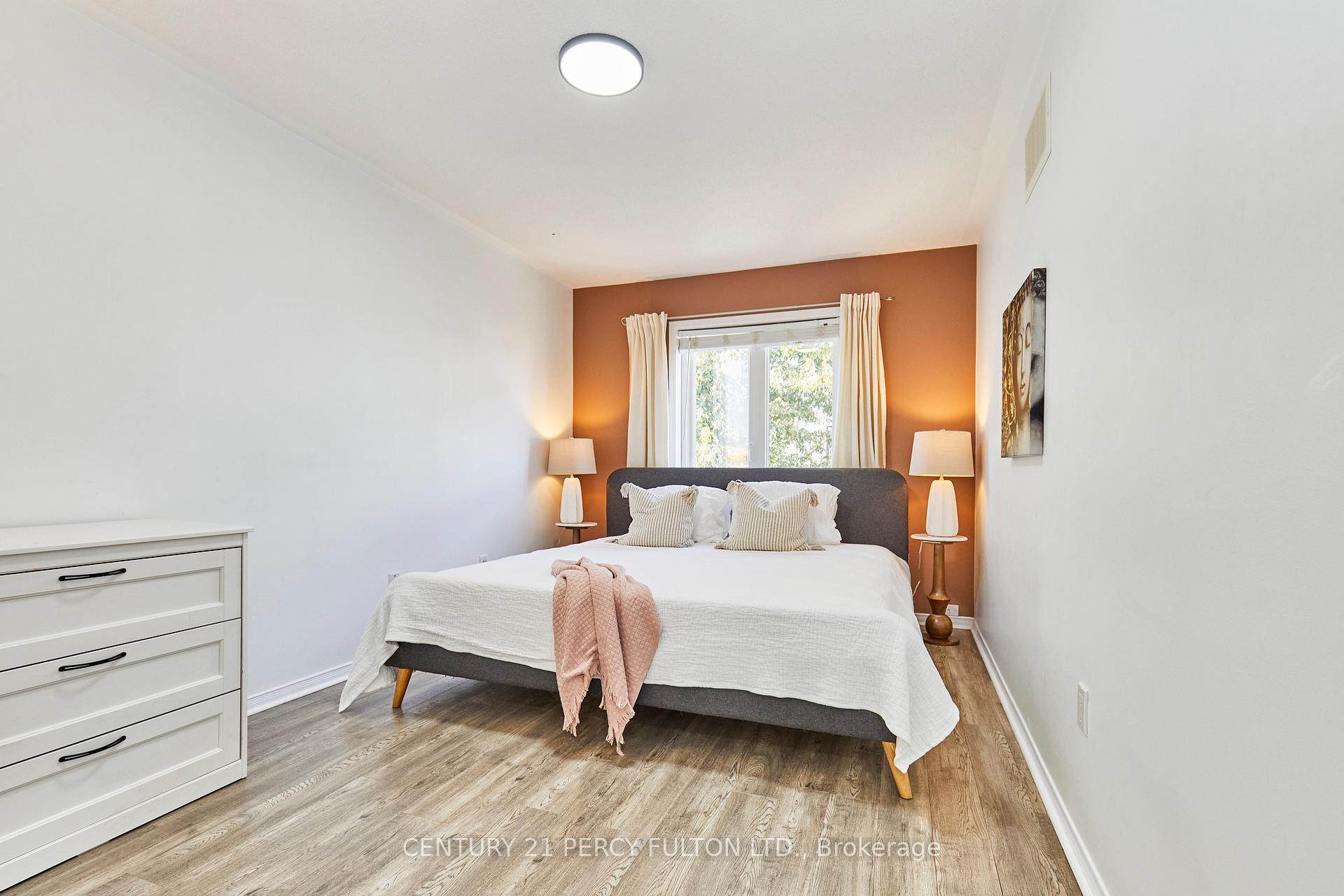 Photo 18 of 48 Bettina Place, Whitby, Rolling Acres — HOMEH