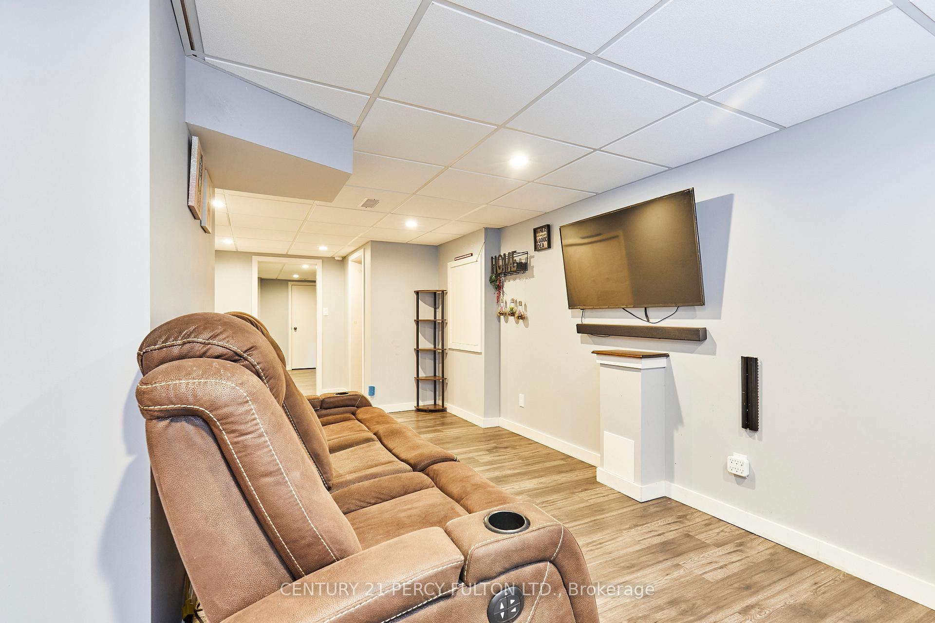 Photo 24 of 48 Bettina Place, Whitby, Rolling Acres — HOMEH